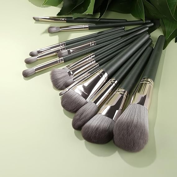 Premium Soft Makeup Brush Set – Professional Face & Eye Brushes with Dense Bristles