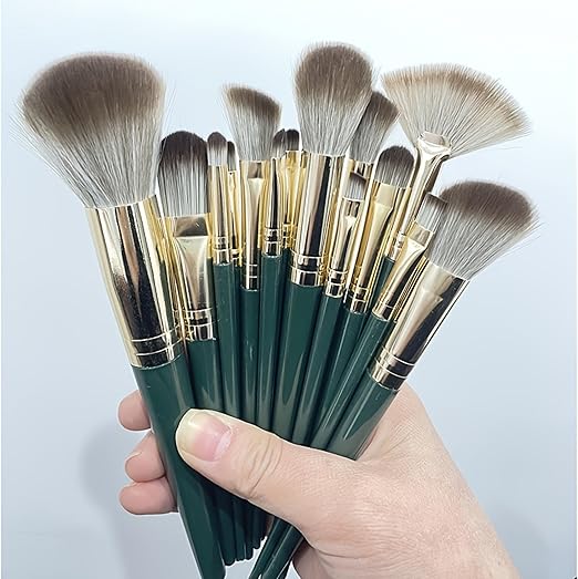 Professional Makeup Brush Set with Leather Pouch – 15 Pieces (Premium Quality)